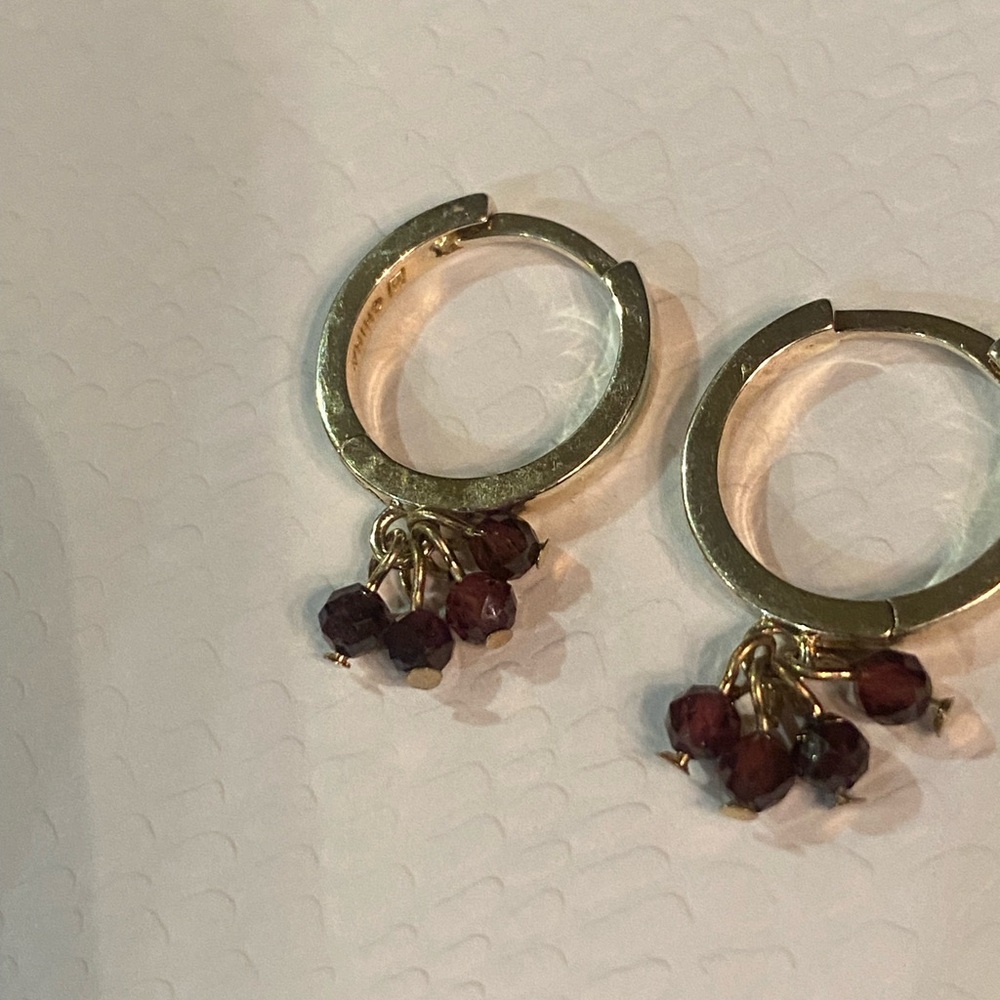 .925 stamped hoop Earrings garnet Beads - Picture 3 of 5